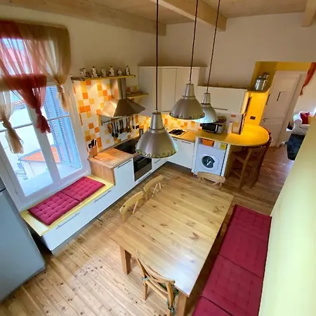 Maison Re- In The Center Of